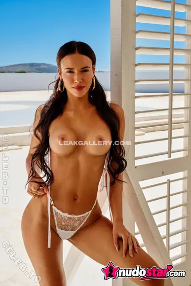 Smashedely White Lace Thong Pose OnlyFans Photo Leaked