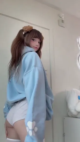 Smeepsx Thong Under Shorts Tease OnlyFans Video Leaked