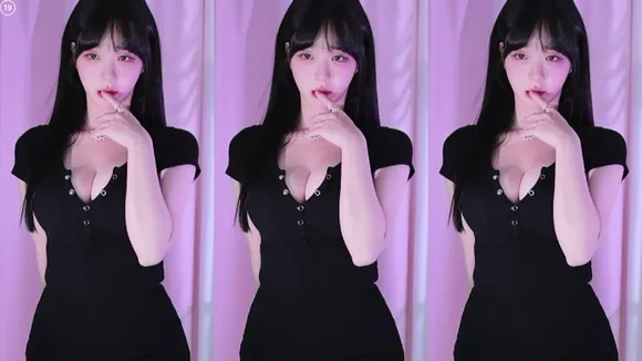 Smmms2002- Black Dress Ass Tease OnlyFans Video Leaked