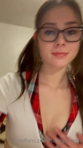 Soapyshayna Plaid Skirt Strip Tease OnlyFans Video Leaked