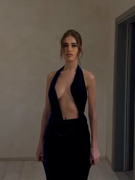 Soccins Deep Plunge Halter Gown OnlyFans Video Leaked