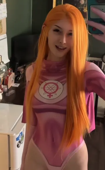 Soggyalien Pink Bodysuit Tease OnlyFans Video Leaked