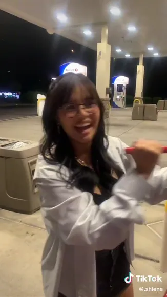 Sohannaricci Gas Station Tease OnlyFans Video Leaked