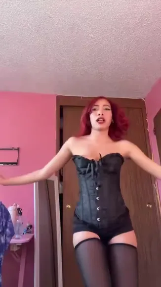 Solkyraa Corset And Stockings Tease OnlyFans Video Leaked