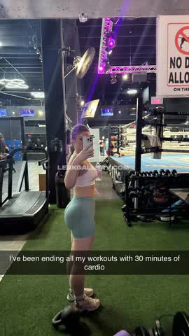 Sondra_blust Gym Shorts Ass Pose OnlyFans Photo Leaked