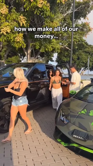 Sophia.lovaglio Floral Mini Dress Strut OnlyFans Video Leaked