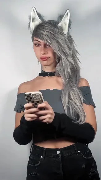 Soryugeggy Off-Shoulder Crop Top Pose OnlyFans Video Leaked