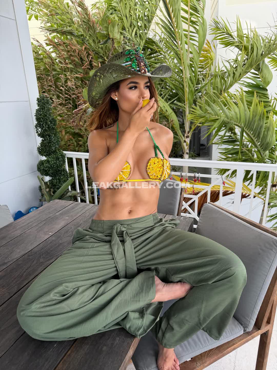 Sotoeliane_95 Exclusive Leaked Nude OnlyFans #12510939