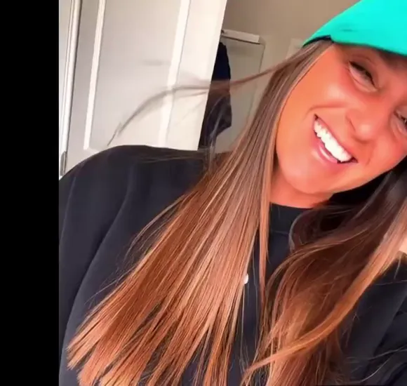 Southernbooty27 Smiling In Green Cap OnlyFans Video Leaked