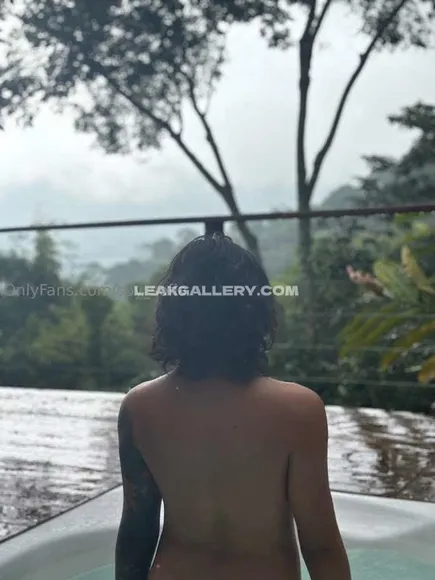 Soysofia Naked Back Outdoor OnlyFans Photo Leaked