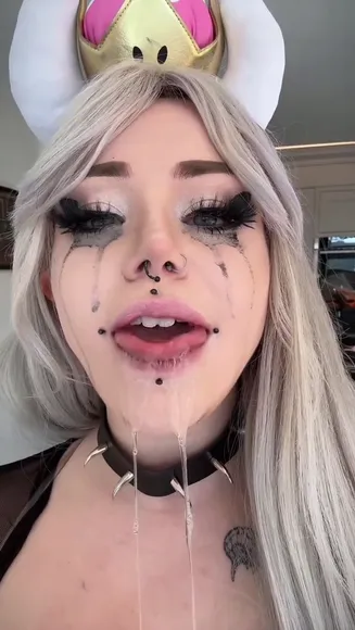 Sp00pybeans Spiked Choker Drool Tease OnlyFans Video Leaked
