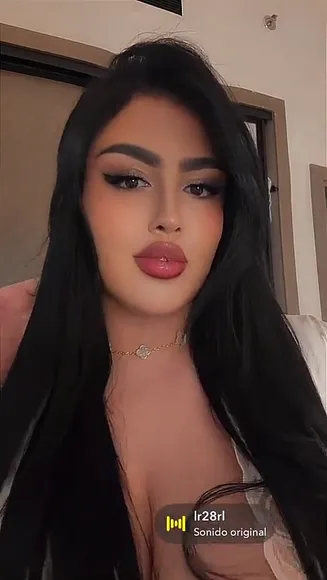 Spacey_metalhead Low-Cut Top Tease OnlyFans Video Leaked