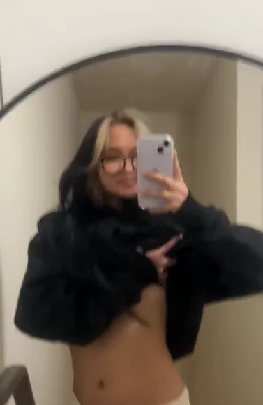 Spicymisobun Naked Tits Under Hoodie OnlyFans Video Leaked