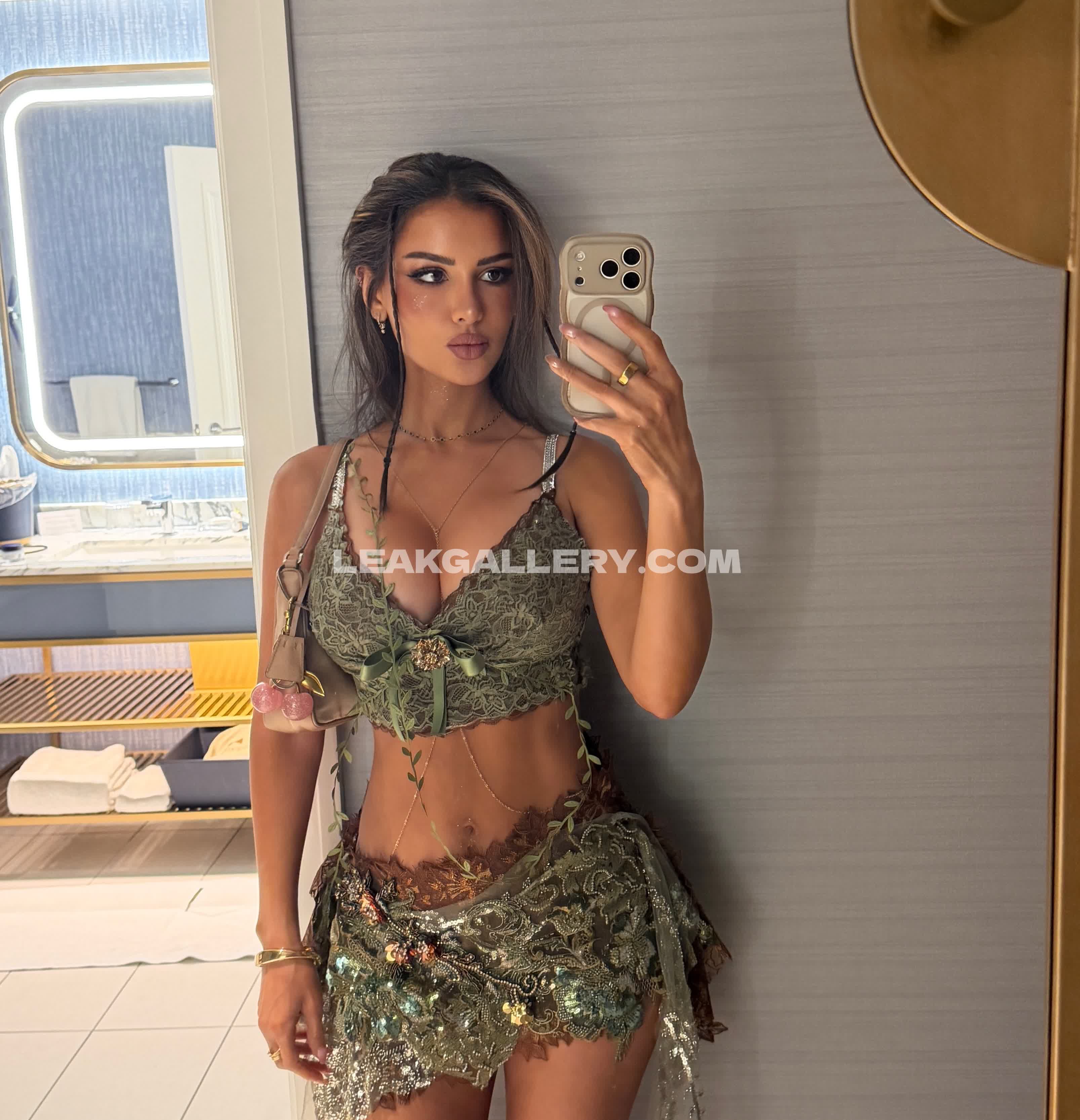 Sssniperwolf Exclusive Leaked Nude OnlyFans #12488831