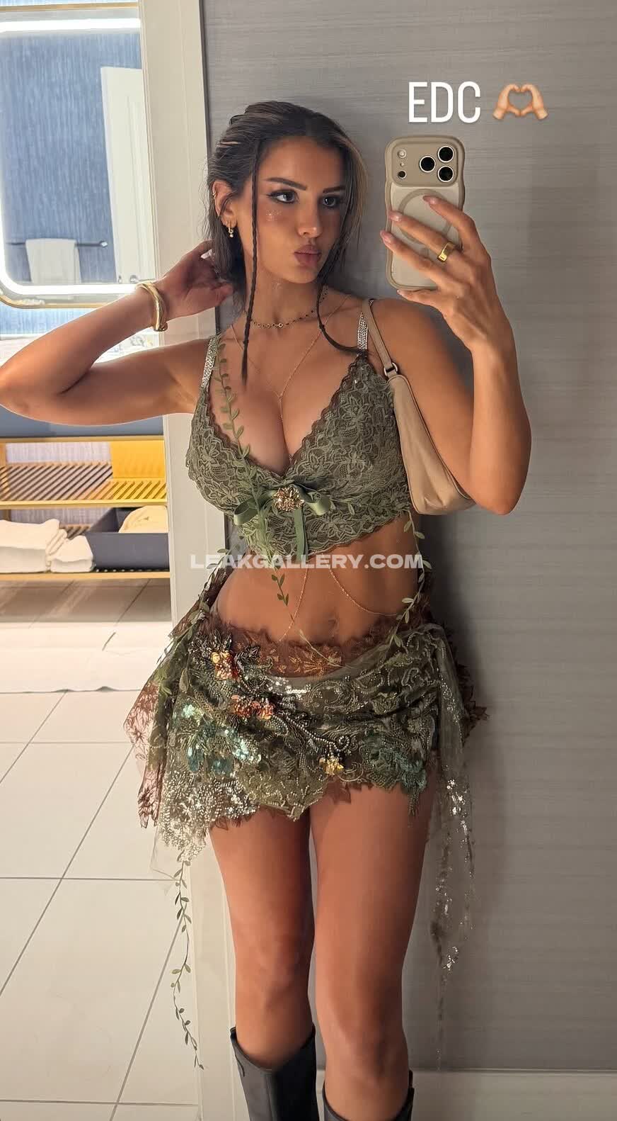 Sssniperwolf Exclusive Leaked Nude Onlyfans #12422474