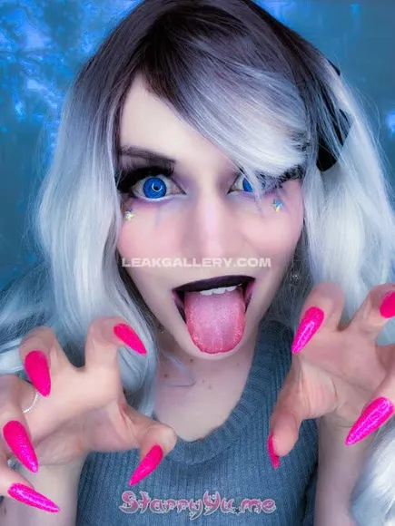 Starry-yume Tongue Out Pose OnlyFans Photo Leaked