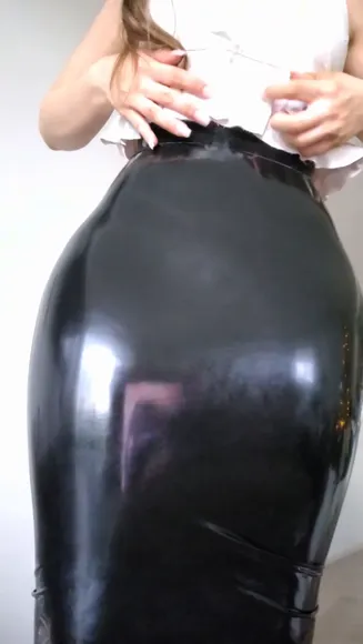 Stephjc Latex Skirt Ass Grab OnlyFans Video Leaked