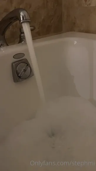 Stephmi Naked Bathtub Tease OnlyFans Video Leaked