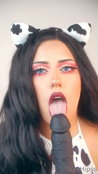 Styxhips Cow Print Headband Blowjob OnlyFans Video Leaked