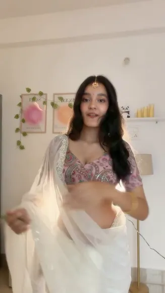Subhasly Bare Midriff Saree Tease OnlyFans Video Leaked