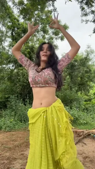 Subhasly Bare Midriff Dance Moves OnlyFans Video Leaked