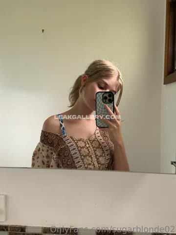 Sugarblonde01 Off-Shoulder Top Tease OnlyFans Photo Leaked