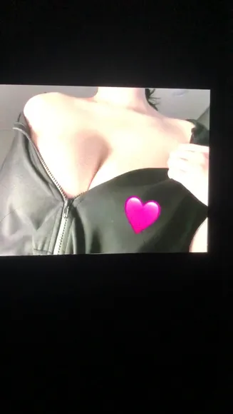 Susan__k__03 Zipped Jacket Cleavage Tease OnlyFans Video Leaked