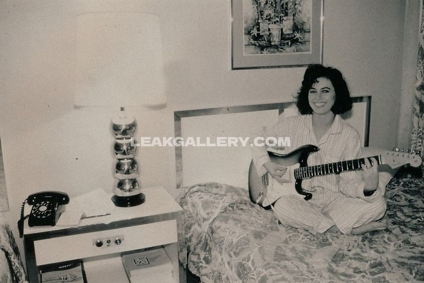 Susannahoffsofficial / susanna_hoffs_of_the_bangles Exklusiv geleakte Nacktbilder von OnlyFans #12838005