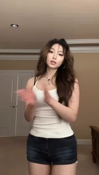Susansunn White Tank Top Tease OnlyFans Video Leaked