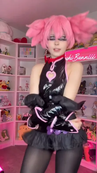 Sushibunniii Latex Bodysuit Twerk OnlyFans Video Leaked