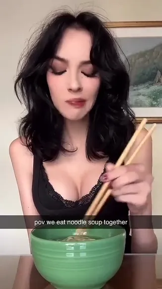 Svvvn Lace Bra Noodle Tease OnlyFans Video Leaked