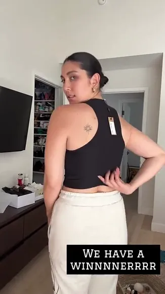 Sydsogood Black Crop Top Reveal OnlyFans Video Leaked
