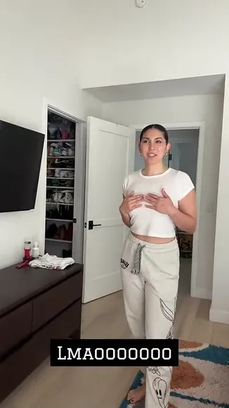 Sydsogood T-Shirt Clutch Tease OnlyFans Video Leaked