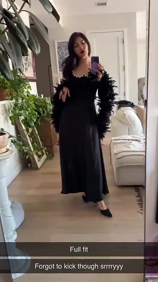 Sydsogood Black Feathered Gown Pose OnlyFans Video Leaked
