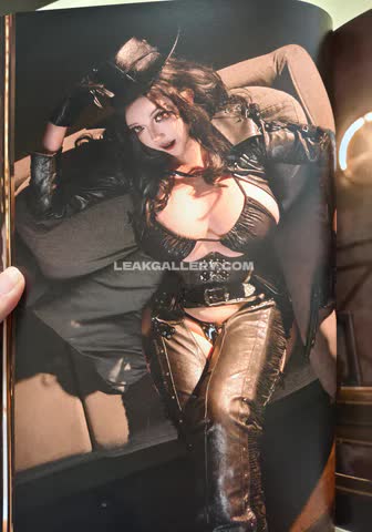 Takomayuyi Leather Bodysuit Tease OnlyFans Photo Leaked