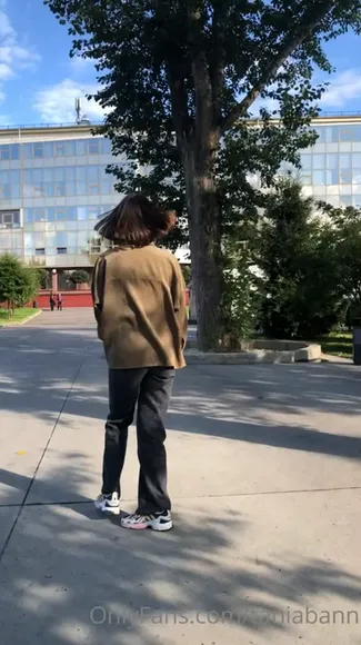 Taniabann Unbuttoned Jacket Tease OnlyFans Video Leaked