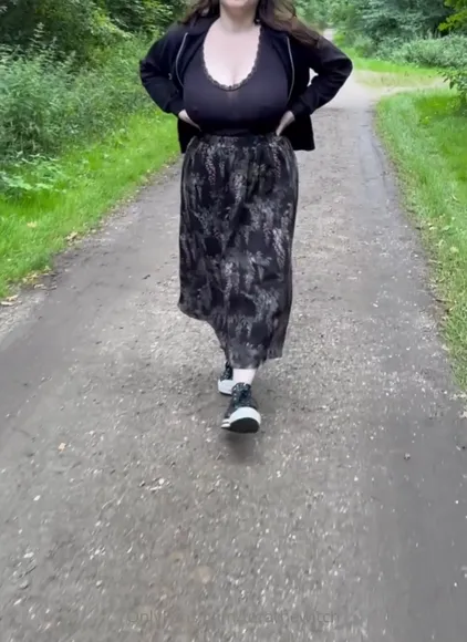 Tarathewitch Topless Outdoor Boobs Display OnlyFans Video Leaked