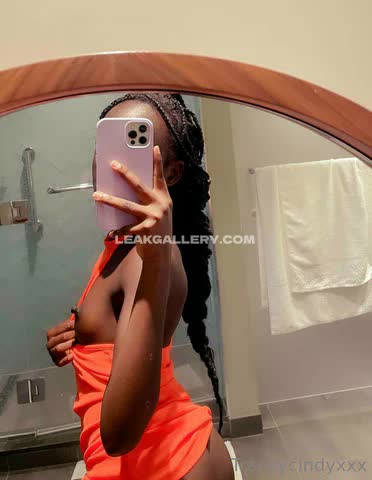 Tastytracey18 Orange Dress Side Pose OnlyFans Photo Leaked