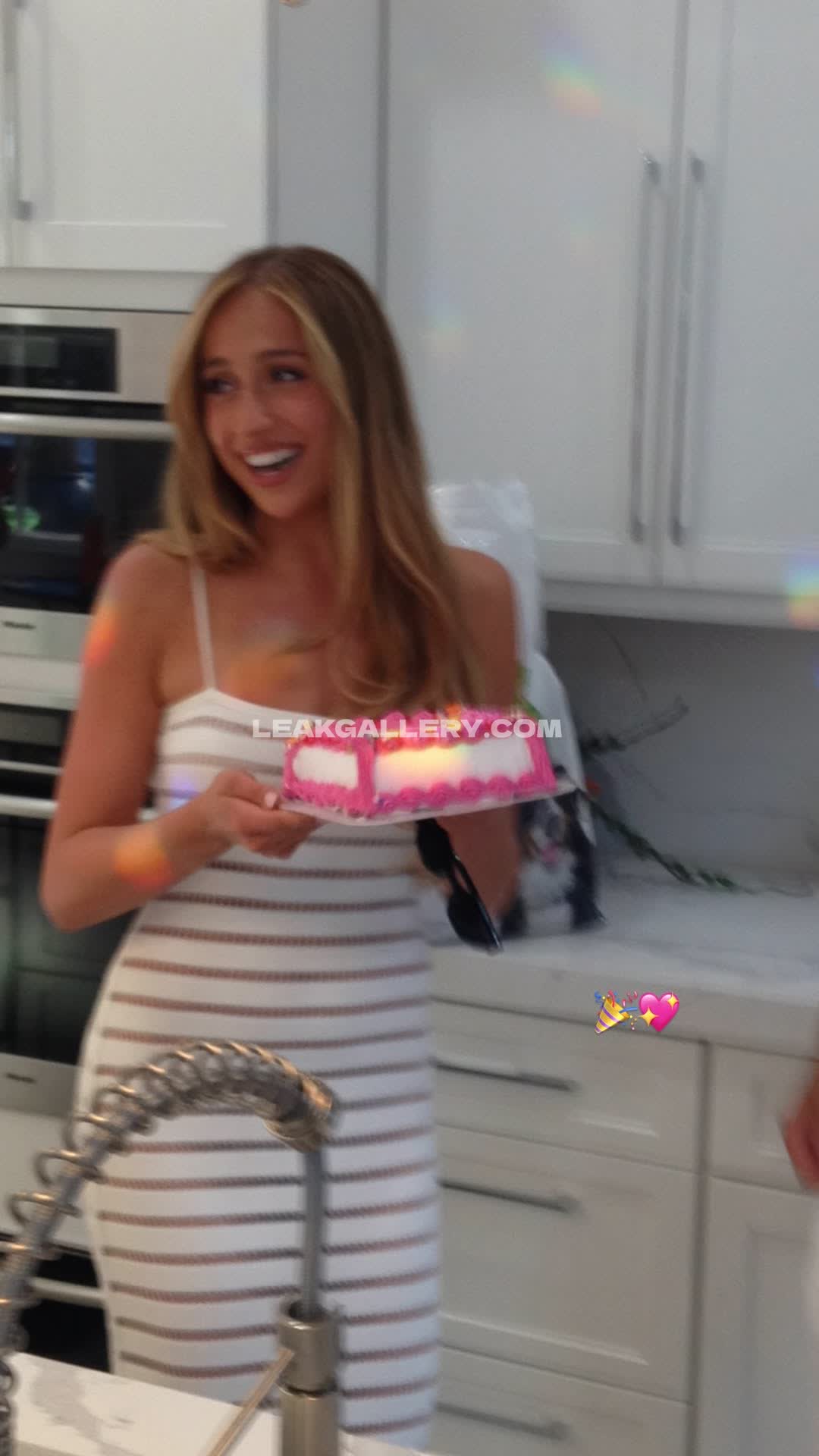 Tatemcrae Exclusive Leaked Nude OnlyFans #12981731
