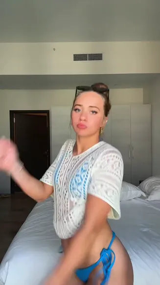 Tatumbittick Blue Thong Dance Tease OnlyFans Video Leaked