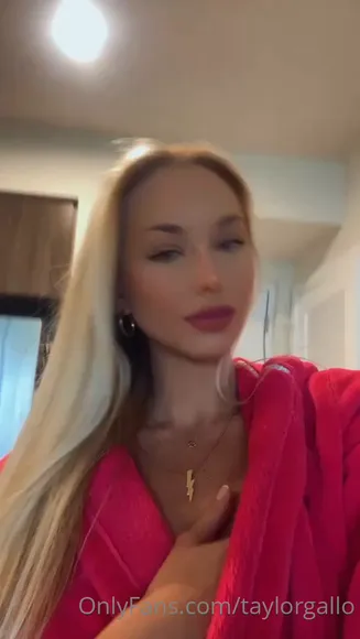 Taylorgallo Pink Robe Tease OnlyFans Video Leaked
