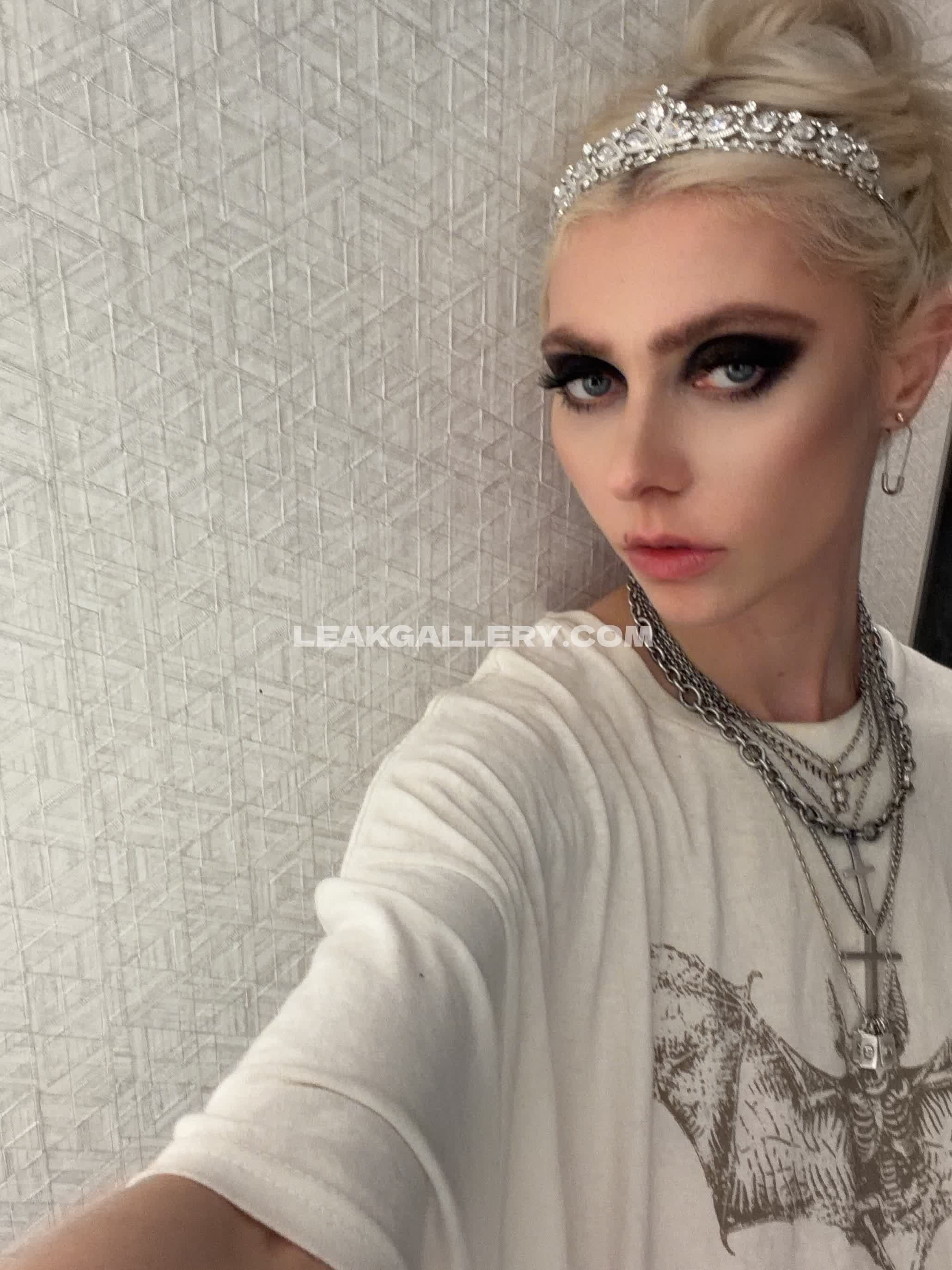 Taylormomsen Exclusive Leaked Nude OnlyFans #13257722