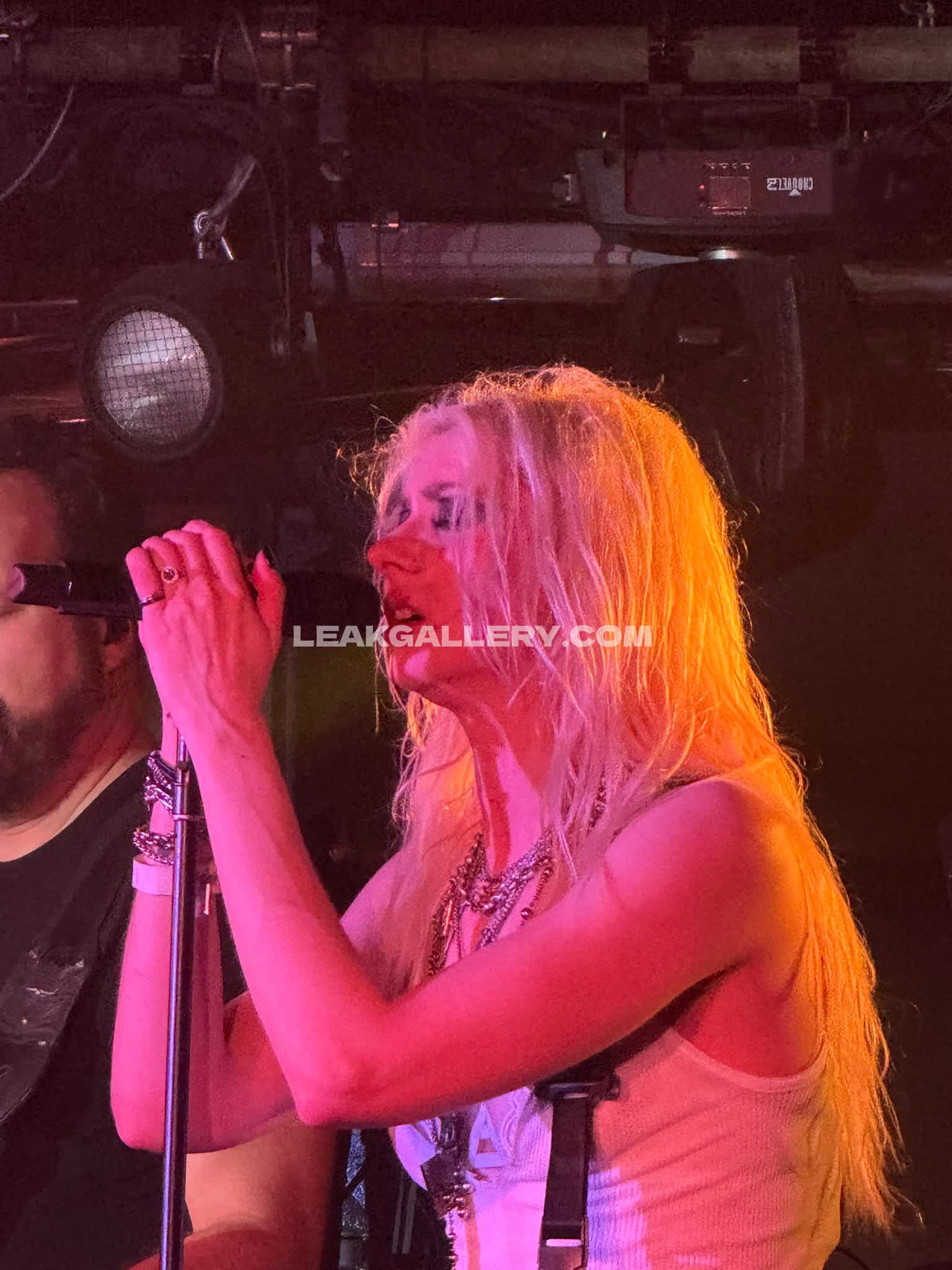 Taylormomsen Exclusive Leaked Nude OnlyFans #12655434