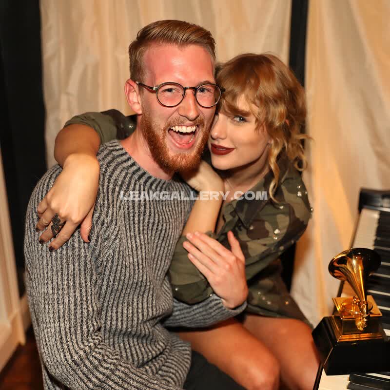 Taylor Swift / Shawtiee / Taylorswift13 / _taylor_swift Exclusive Leaked Nude OnlyFans #13478101