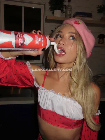 Taylortayhh Red Polka Dot Lingerie OnlyFans Photo Leaked