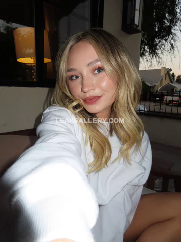 Taylortayhh / Taylortayh Exclusive Leaked Nude OnlyFans #14382860