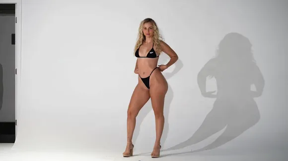 Tayuhlynn Black Bikini Pose OnlyFans Video Leaked