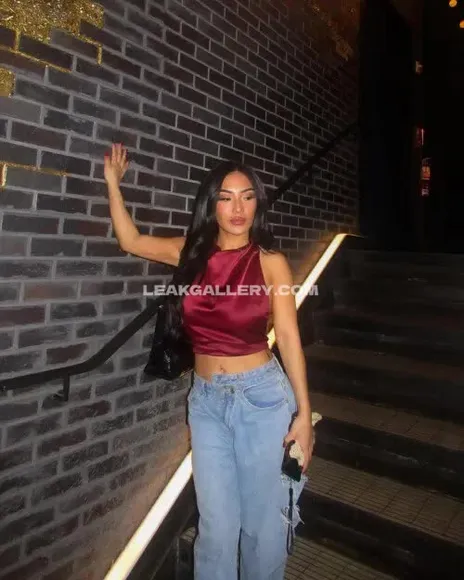 Teamchoon Crop Top And Jeans OnlyFans Photo Leaked
