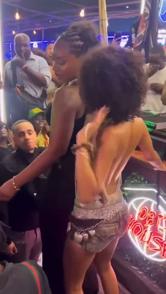 Tems Black Dress Twerking OnlyFans Video Leaked