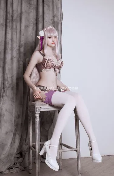 Tenletters Lace Bra And Stockings OnlyFans Photo Leaked